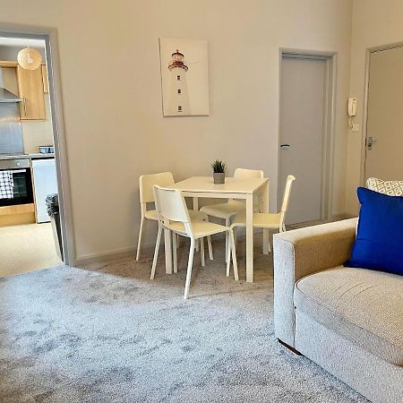 Beautiful Apartment - 5 Minute Walk To The Best Beach! - Great Location - Parking - Fast Wifi - Smart Tv - Newly Decorated - Sleeps Up To 4! Close To Bournemouth & Poole Town Centre Bagian luar foto